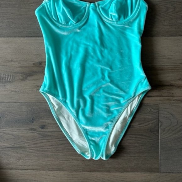 SOLID & STRIPED WOMENS ONE PIECE SWIMSUIT - Picture 2 of 3